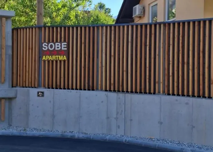 Rooms-apartment Renata ゲストハウス 2*